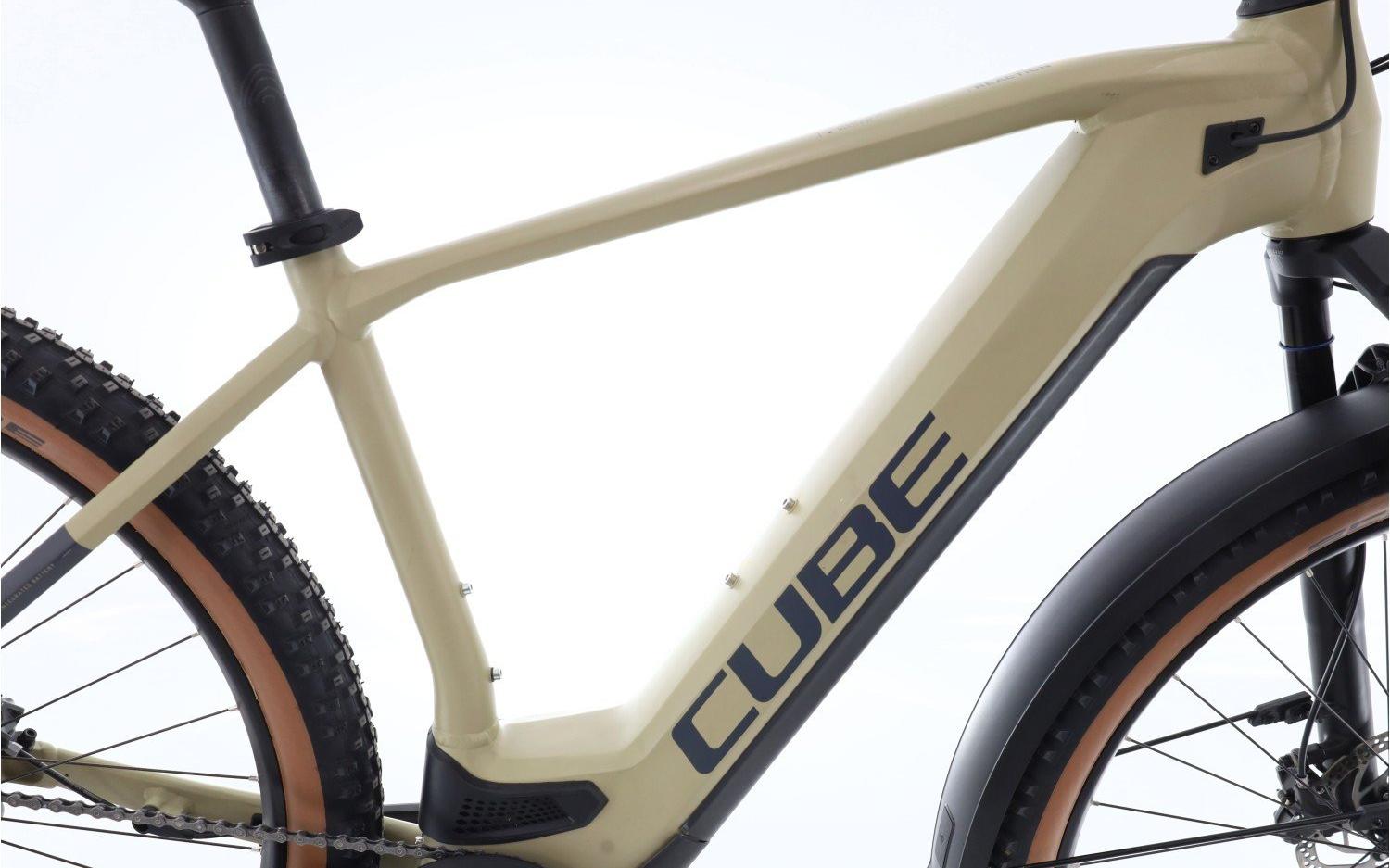 E-Bike Cube Zyclora ·  Reaction Hybrid Pro, Usata, 2022, Barcelona